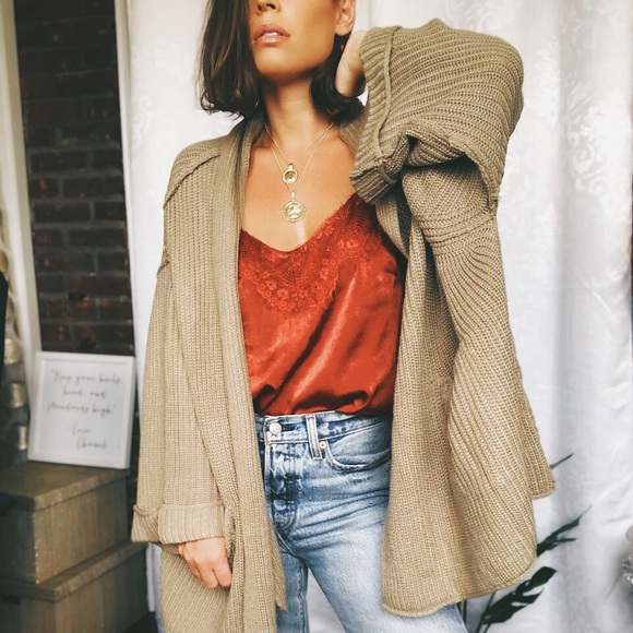 Last 1✨🆕Coralee Rust Satin & Lace Cami Top - Picture 2 of 8